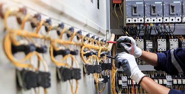 Professional Electrician technician working in Sleepy Hollow, WY